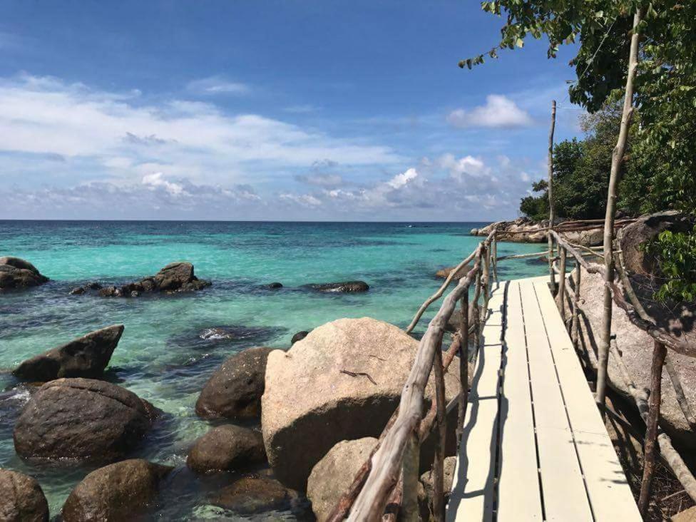 Hotel Daya Hill Seaview à Koh Lipe Extérieur photo